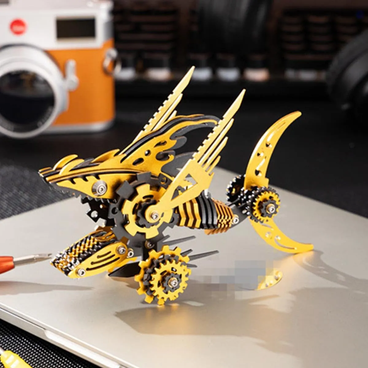Model Kit, Bookshelf Desk Decor sled porcelain systematically alert Mechanical Sawtooth Shark Model, 3D Metal Puzzle for Adult, 211Pcs DIY Assemble 