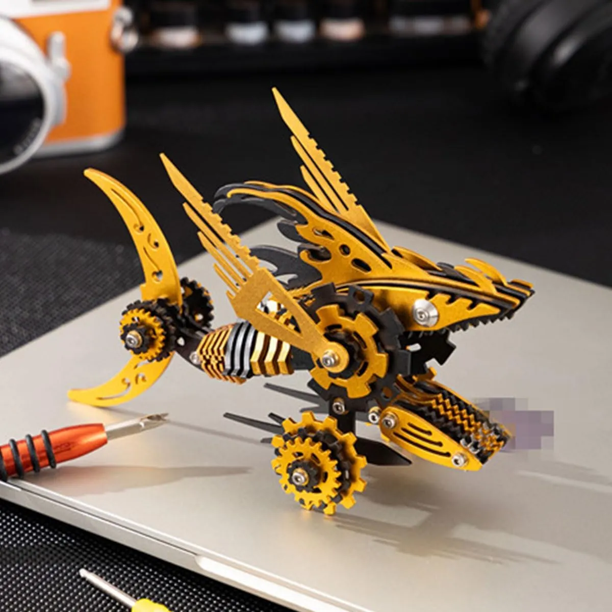 Model Kit, Bookshelf Desk Decor sled porcelain systematically alert Mechanical Sawtooth Shark Model, 3D Metal Puzzle for Adult, 211Pcs DIY Assemble 