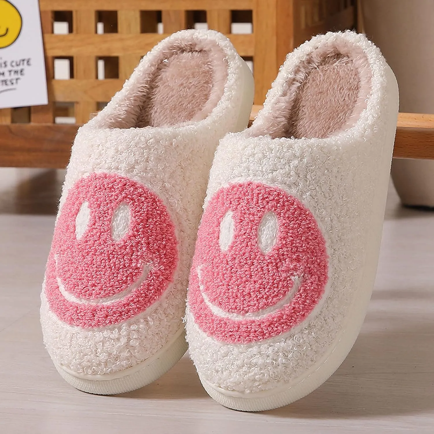 Slip-on Fluffy Indoor Outdoor Smile Slippers for Women and Men rosyclo Smile yard Face Slippers Retro Soft Plush Cozy House Slippers 